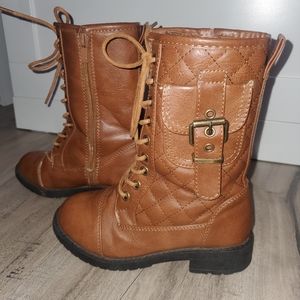 Girls boots